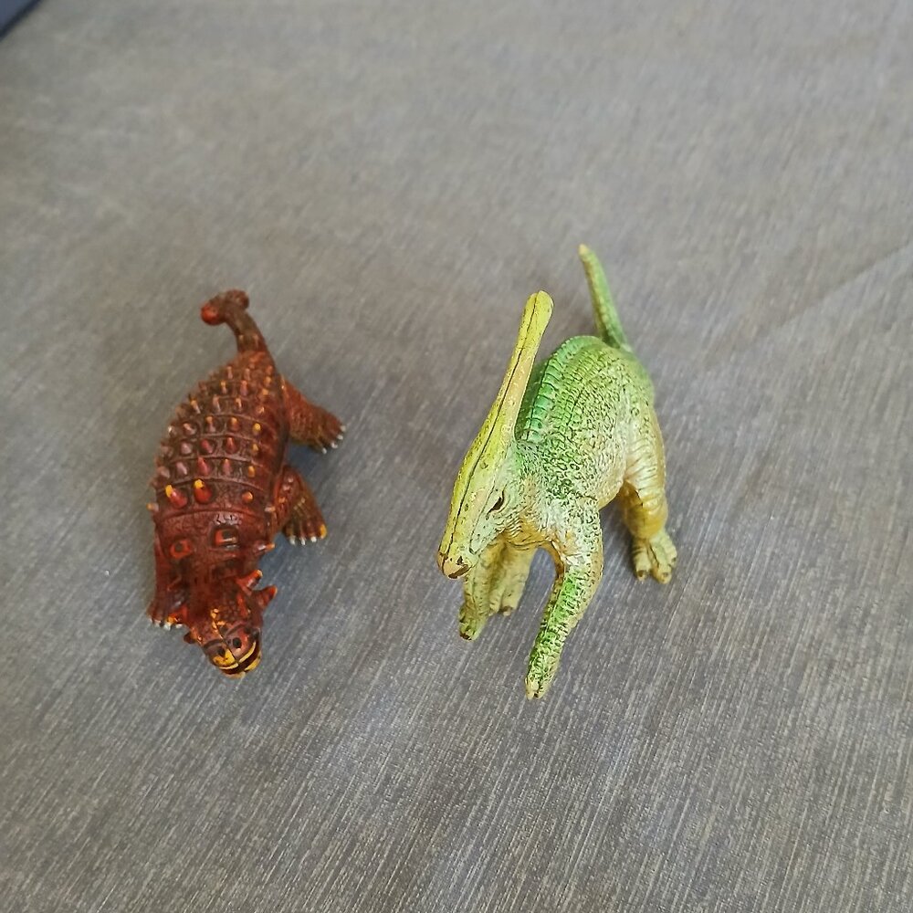 Lot 2 Dinosaurs   - Parasaurolophus  - Ankilosaurus  Used